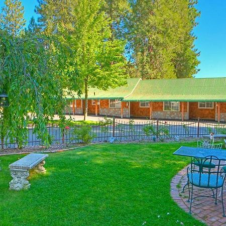 מאונט שסטה Strawberry Valley Inn מראה חיצוני תמונה