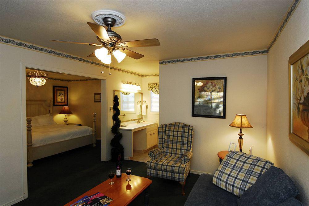 מאונט שסטה Strawberry Valley Inn מראה חיצוני תמונה