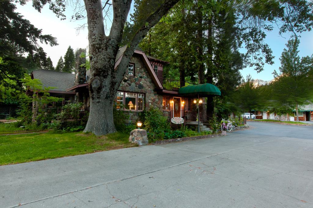 מאונט שסטה Strawberry Valley Inn מראה חיצוני תמונה