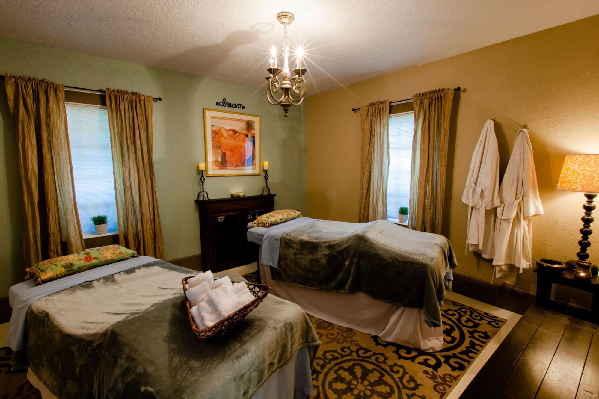 מאונט שסטה Strawberry Valley Inn מראה חיצוני תמונה